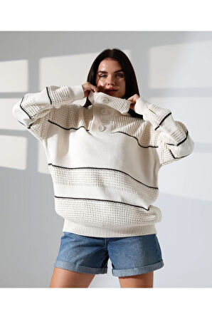 Yaka Düğmeli Ajurlu Triko Kazak