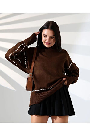 Yüksek Yaka Dikişli Triko Kazak