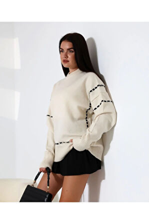 Yüksek Yaka Dikişli Triko Kazak