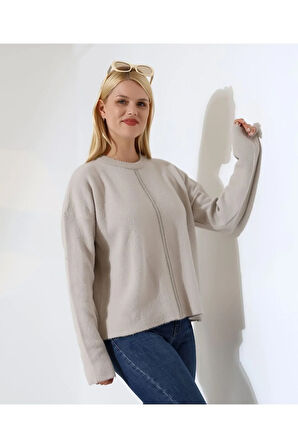 Ön Çizgili Yumuşak Dokulu Triko Kazak