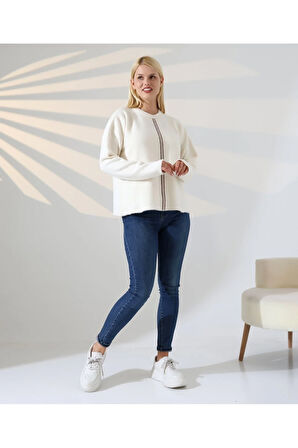 Ön Çizgili Yumuşak Dokulu Triko Kazak