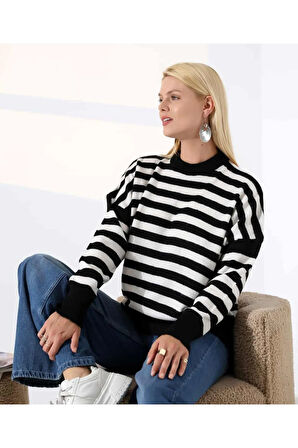 Çizgi Zarafeti Elegance Triko Kazak