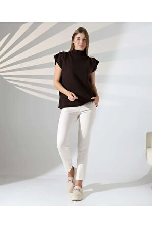 Zarif Omuz Detaylı Dik Yaka Triko Bluz