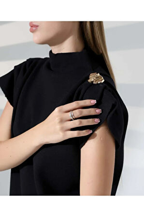 Zarif Omuz Detaylı Dik Yaka Triko Bluz