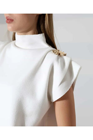 Zarif Omuz Detaylı Dik Yaka Triko Bluz