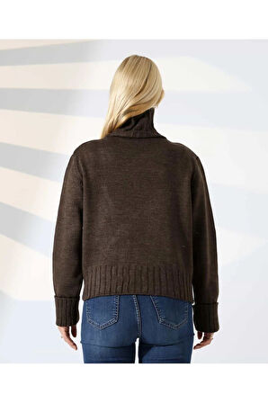 Yüksek Yaka Fermuarlı Triko Kazak