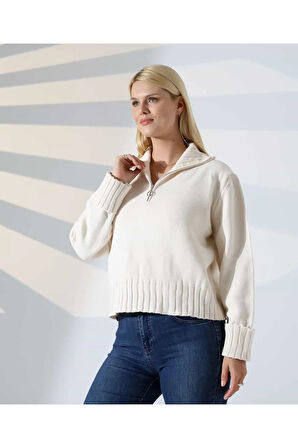 Yüksek Yaka Fermuarlı Triko Kazak