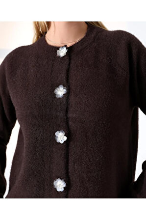 Çiçek Düğmeli Yumuşak Dokulu Triko Hırka