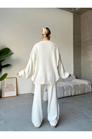 Dört Yonca Desenli Alt Üst Triko Takım