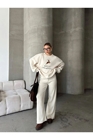 Yılbaşı Temalı Triko Takım – Merry Christmas Yazılı Rahat Kombin