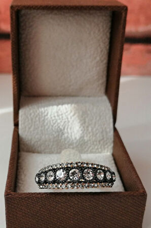 Elmas Montür 9 Taş Yüzük