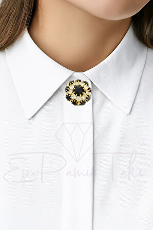 Siyah Taşlı Düğme Süsü Broş