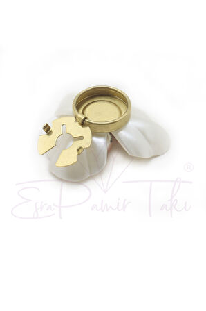 İncili Taşlı Düğme Süsü Broş