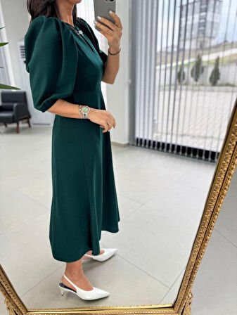 EQURİ Kadın Kısa Kollu Bisiklet Yaka Fiyonk Broşlu Midi Janjan Krep Elbise