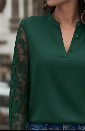 EQURİ Kadın Uzun Kollu Yaka Düğme Detay Güpürlü Kol Krep Bluz