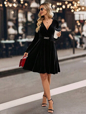 EQURİ Kadın Uzun Kollu Kruvaze Yakalı Toka Detaylı Mini Kadife Elbise