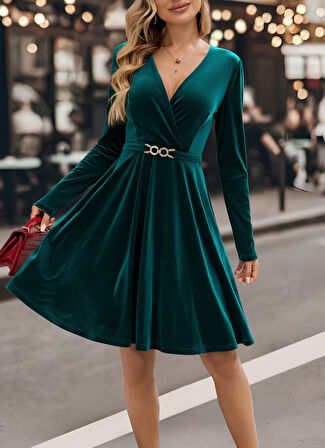 EQURİ Kadın Uzun Kollu Kruvaze Yakalı Toka Detaylı Mini Kadife Elbise