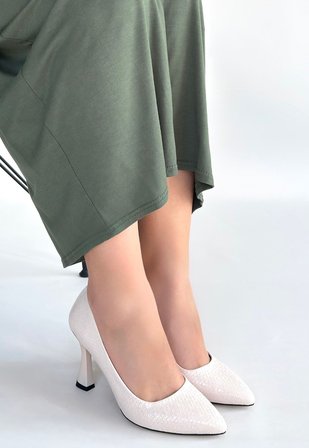 Kadın Bej Kroko Baskılı Rugan İnce Topuklu Stiletto Ayakkabı - Merio 