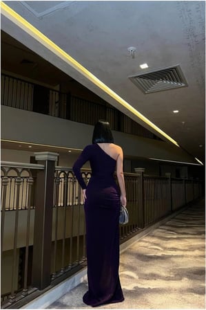 Bezos Tek Omuz Kesim Abiye Balık Elbise Yırtmaçlı · Renk: Mor · Beden: M ERDOTICA