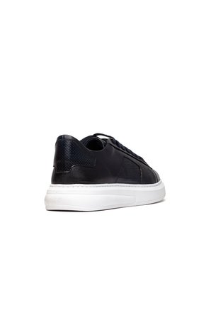 Erkek Kalın Beyaz Tabanlı Hakiki Deri Sneaker