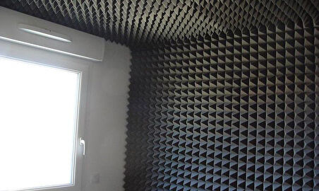 70mm Yanmaz Akustik Piramit Sünger 50Dns 100cm x 100cm