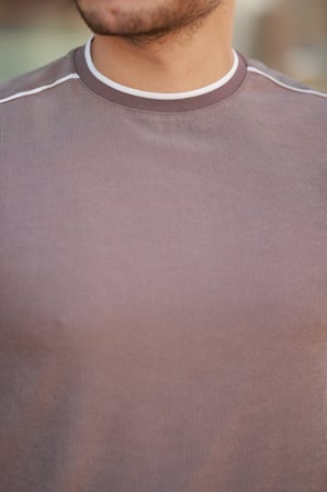 Erkek Omuzlar çizgi Detaylı Kısa Kollu T-shirt