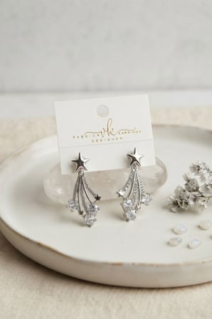 Gümüş Renk Zirkon Taşlı Halley Model Pirinç Kadın Küpe
