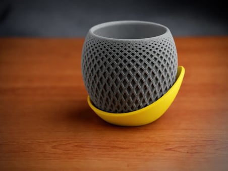 3D Baskı Küre Saksı - Kafes Dokulu İki Parçalı Dekoratif Saksı - Gri-Sarı