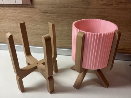 3D Baskı Ayaklı Çizgili Saksı - Bej Standlı Dekoratif Saksı - Pembe
