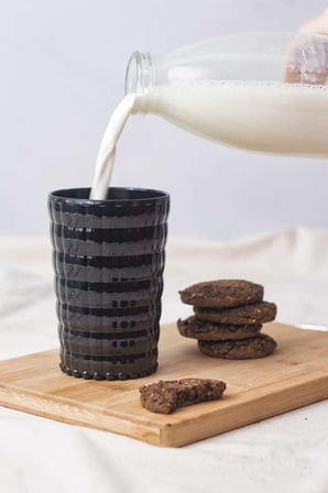 Allegra Siyah Akrilik Bardak | 400 ml Şık ve Dayanıklı Meşrubat & Su Bardağı | Cam Değil, Kırılmaya 