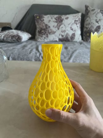 3D Baskı Petek Dokulu Vazo - Delikli Dekoratif Vazo-Sarı