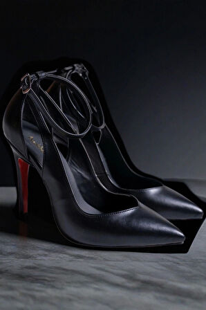 Sivri Burun Siyah Mat Deri Bilekten Bağlamalı Topuklu Stiletto Ofis Ve Gece Kombini