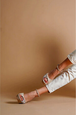 Kadın Moda Taş Detaylı Alçak Platform Tasarım Ayakkabı Şık ve Zarif Abiye Ayakkabı