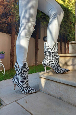 Kadın Moda Özel Tasarım Sivri Bot Şık ve Zarif Abiye Ayakkabı