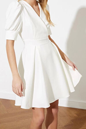 Moda Stil Regular Kruvaze Mini Boy Yaka Skater Belden Açılan Dokuma Elbise