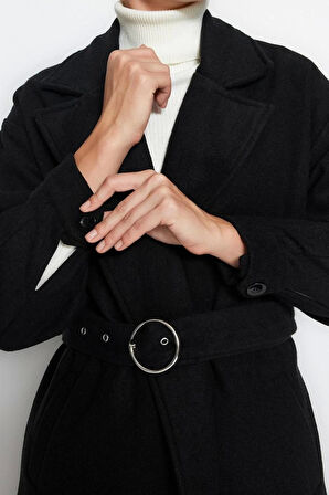 Tasarım Düz Astarlı Yaka Uzun Regular Ceket Kadın Toka Detaylı Kuşaklı Regular Kaban