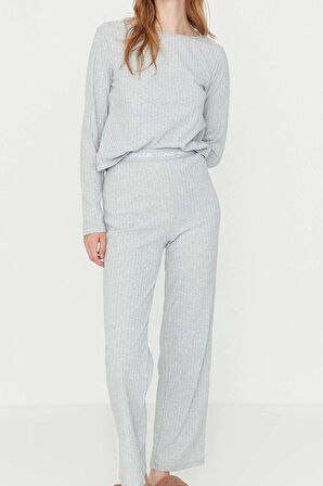 Tarz Rahat Uzun Kollu Geniş Paça Lastikli Fitilli Örme Pijama Takımı