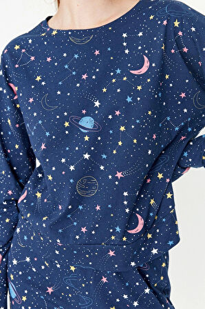 Tarz Rahat Uzun Kollu Lastikli Paça %100 Pamuklu Galaksi Desenli Örme Pijama Takımı