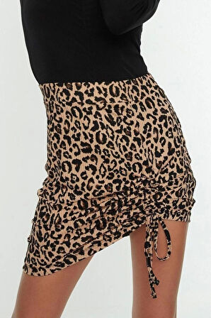Moda Slim Günlük Mini Boy Leopar Baskılı Büzgü Detaylı Fitted Vücuda Oturan Mini Esnek Örme Etek