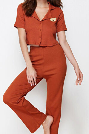 Tarz Rahat Kısa Kollu Boru Paça Düz Nakışlı Kaşkorse Örme Pijama Takımı