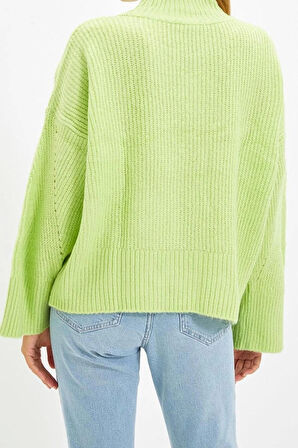 Kadın Modern Tarz Rahat Uzun Dik Yaka Düz Kol Regular Triko Kazak