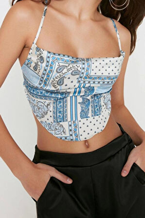 Moda Degaje Yaka Dokuma Fit Şal Desen Desen Casual Günlük Crop Askılı Kol Bluz