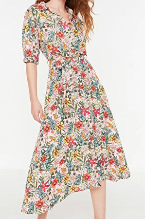 Moda Stil Regular Gömlek Yaka Midi Boy Çiçek Desenli Kuşaklı Dokuma Viskon Gömlek Elbise