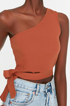Moda Asimetrik Yaka Örme Slim Düz Desen Casual Günlük Crop Kolsuz Bluz