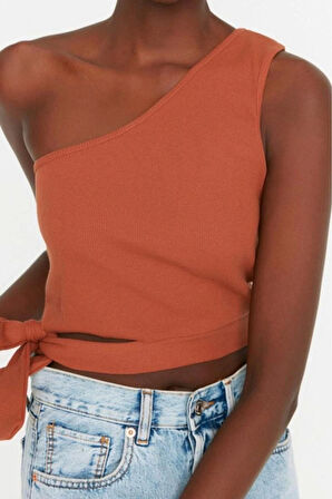 Moda Asimetrik Yaka Örme Slim Düz Desen Casual Günlük Crop Kolsuz Bluz