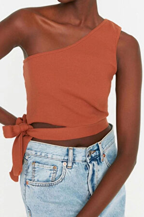 Moda Asimetrik Yaka Örme Slim Düz Desen Casual Günlük Crop Kolsuz Bluz