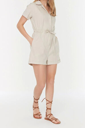 Kadın Moda Standart Kol Boru Paça Gömlek Yaka Kısa Bağlama Detaylı Gabardin Süper Mini Dokuma Tulum