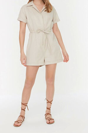 Kadın Moda Standart Kol Boru Paça Gömlek Yaka Kısa Bağlama Detaylı Gabardin Süper Mini Dokuma Tulum