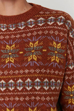 Stil Modern Kadın Regular Standart Kol Bisiklet Yaka Geniş Kalıp Yumuşak Dokulu Desenli Triko Kazak