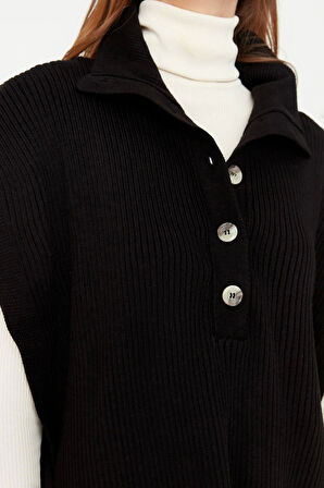 Stil Modern Kadın Regular Standart Kol Dik Yaka Yandan Bağlama Detaylı Yaka Düğmeli Triko Süveter